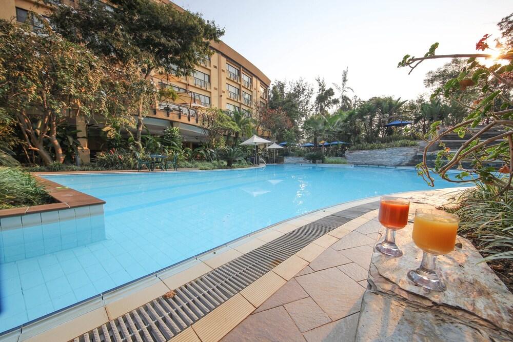 Kigali Serena Hotel Exteriér fotografie